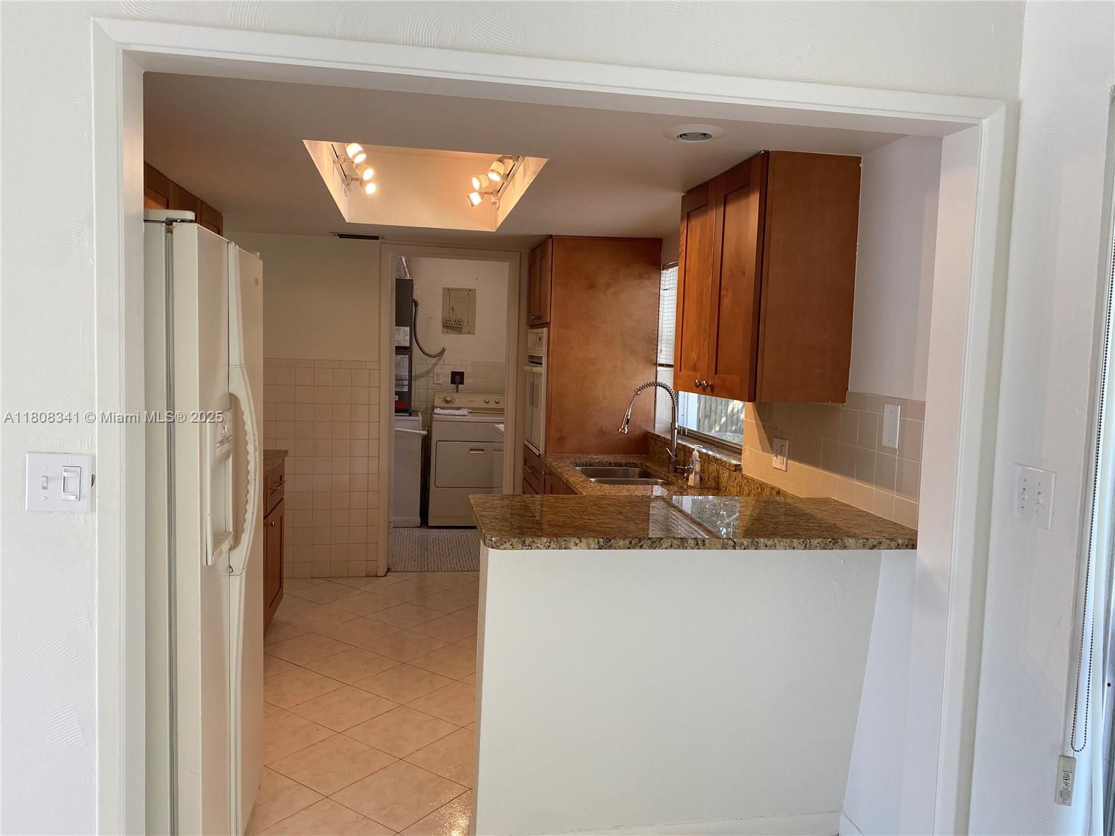 BOCA RATON SQUARE UNIT 1 - Residential