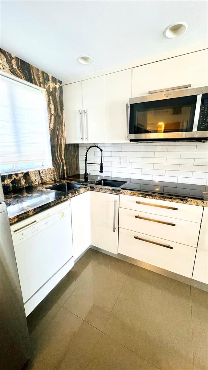 RIVER RUN CONDO PH I - Residential Lease