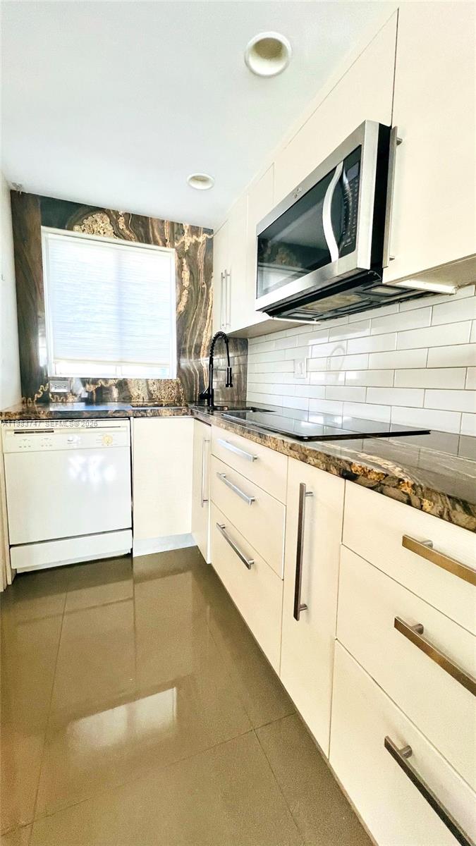 RIVER RUN CONDO PH I - Residential Lease