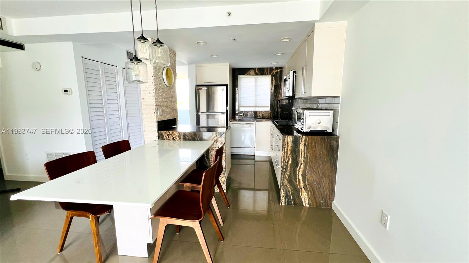 RIVER RUN CONDO PH I - Residential Lease