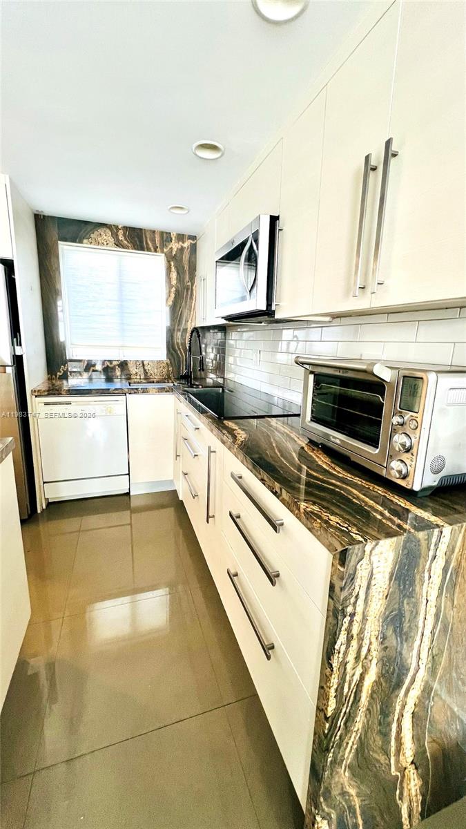 RIVER RUN CONDO PH I - Residential Lease