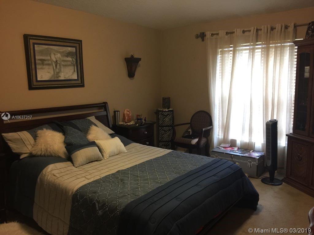 POINCIANA SUB NBRHD 5 VIL - Residential