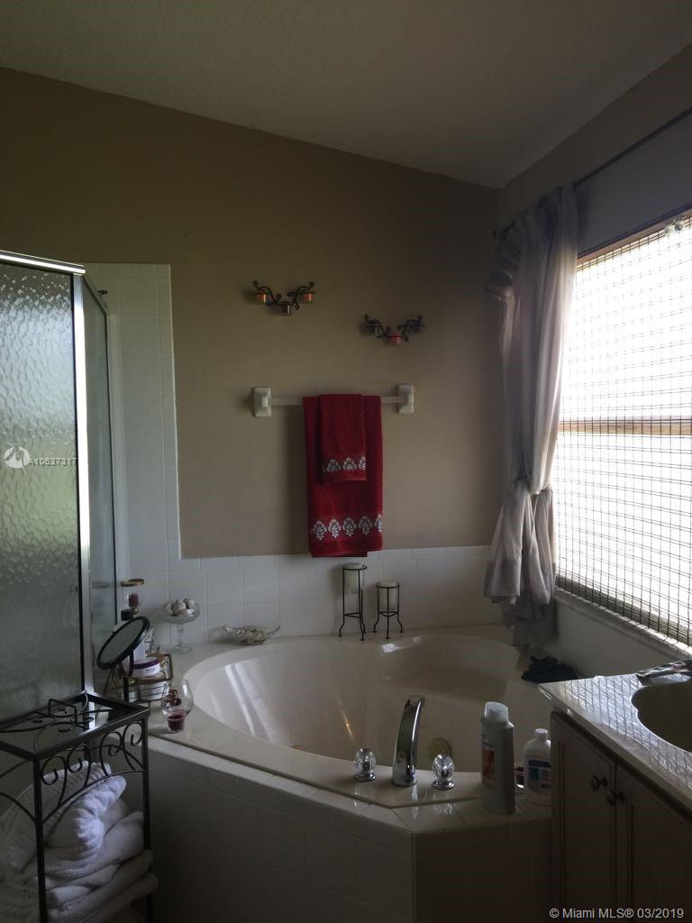 POINCIANA SUB NBRHD 5 VIL - Residential