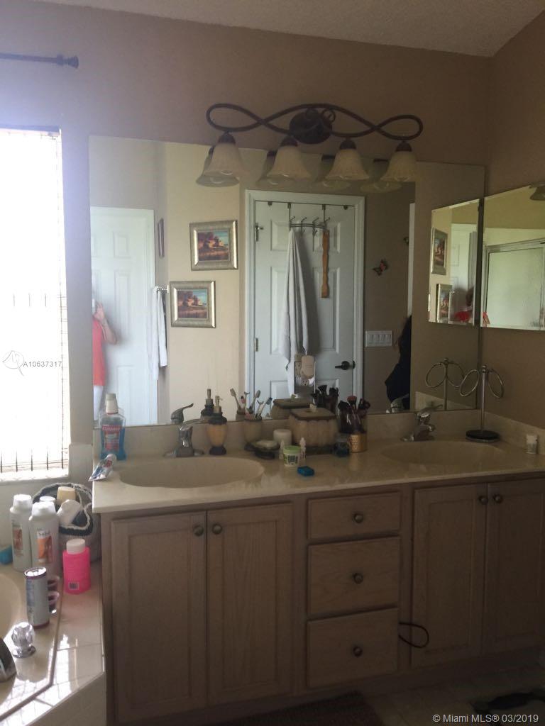 POINCIANA SUB NBRHD 5 VIL - Residential