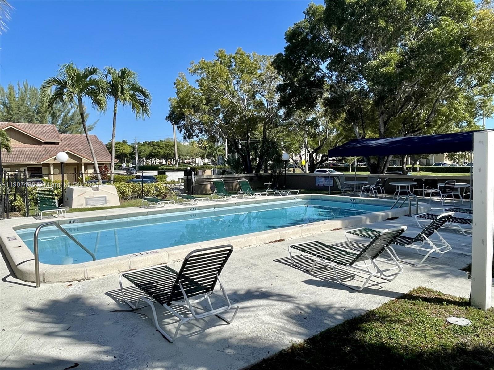 CORAL SPRINGS ESTATE TOWN - Residential Lease