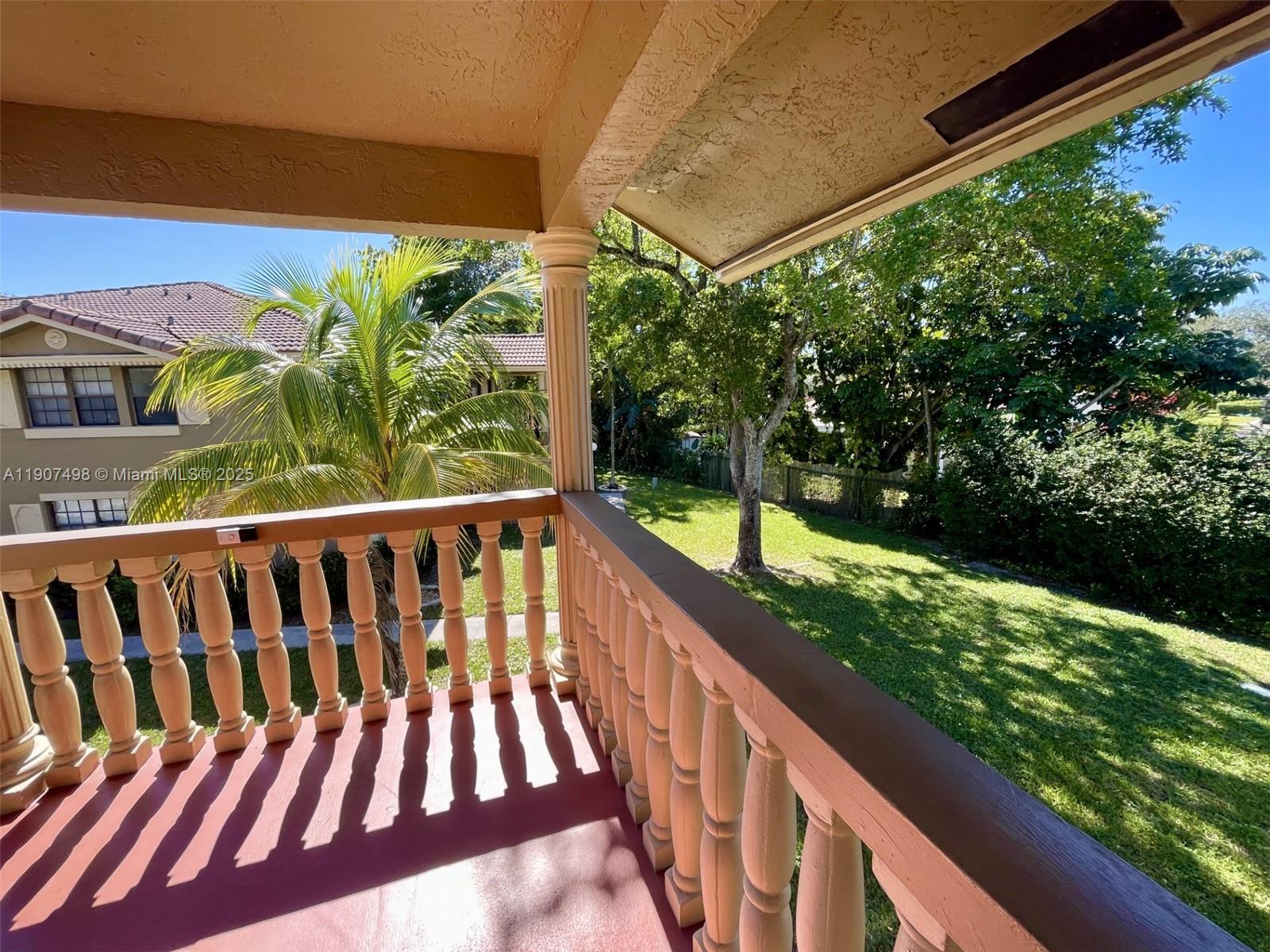 CORAL SPRINGS ESTATE TOWN - Residential Lease