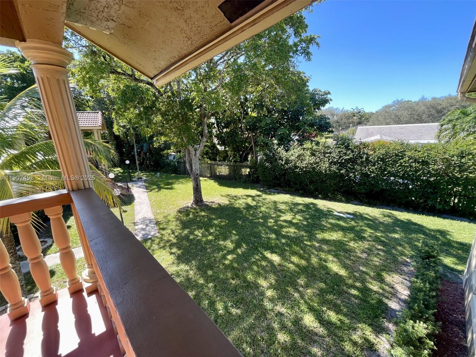 CORAL SPRINGS ESTATE TOWN - Residential Lease