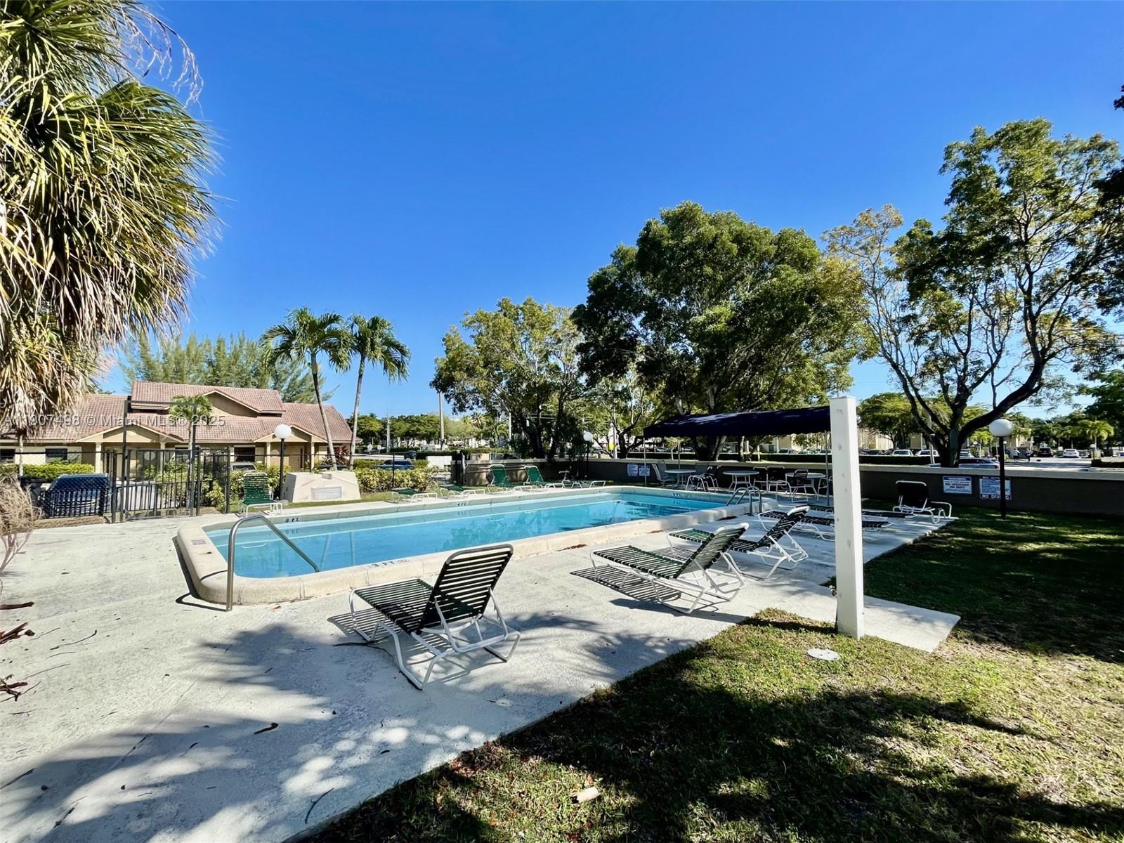 CORAL SPRINGS ESTATE TOWN - Residential Lease