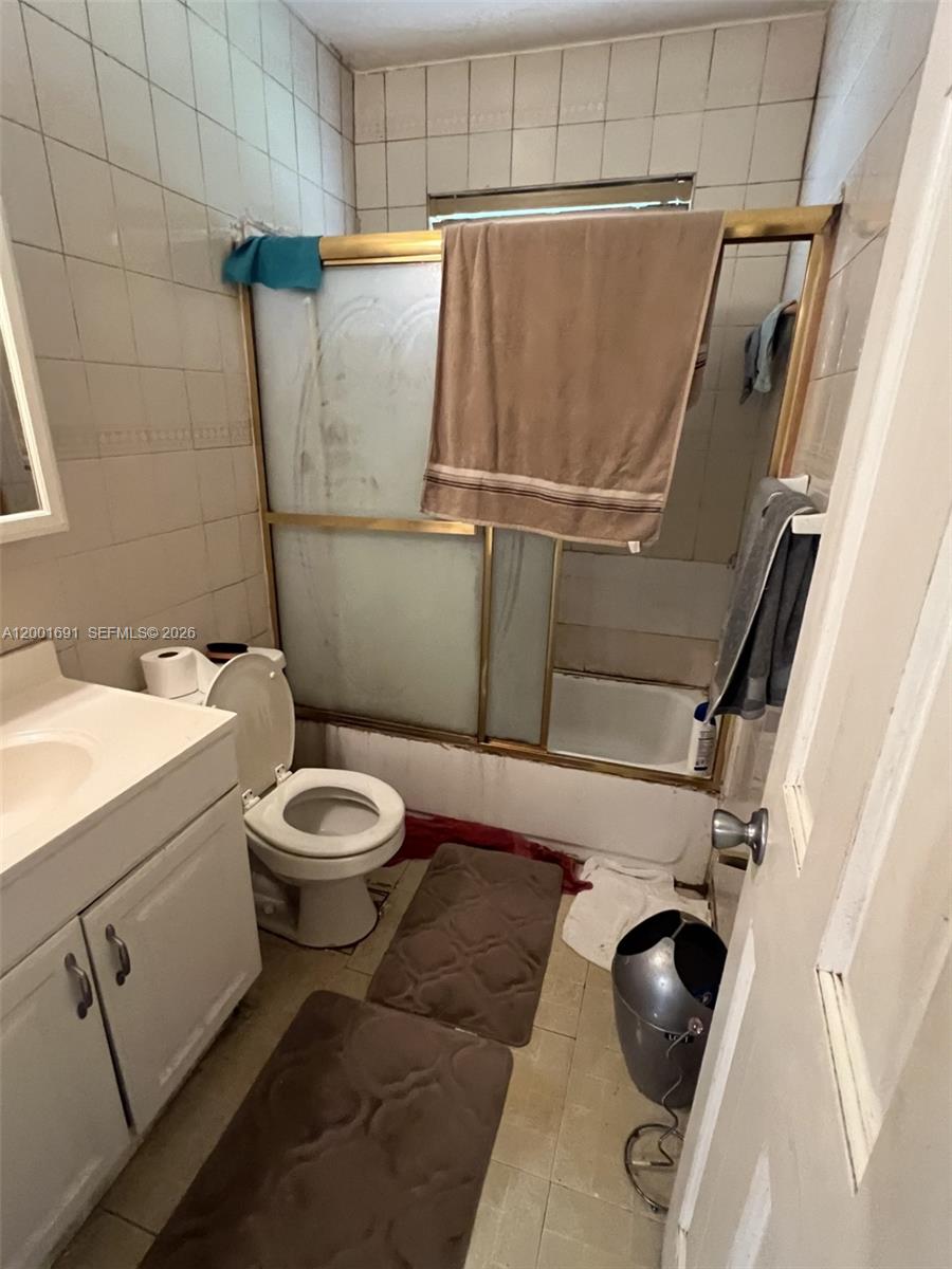 LINCOLN ESTS - Residential