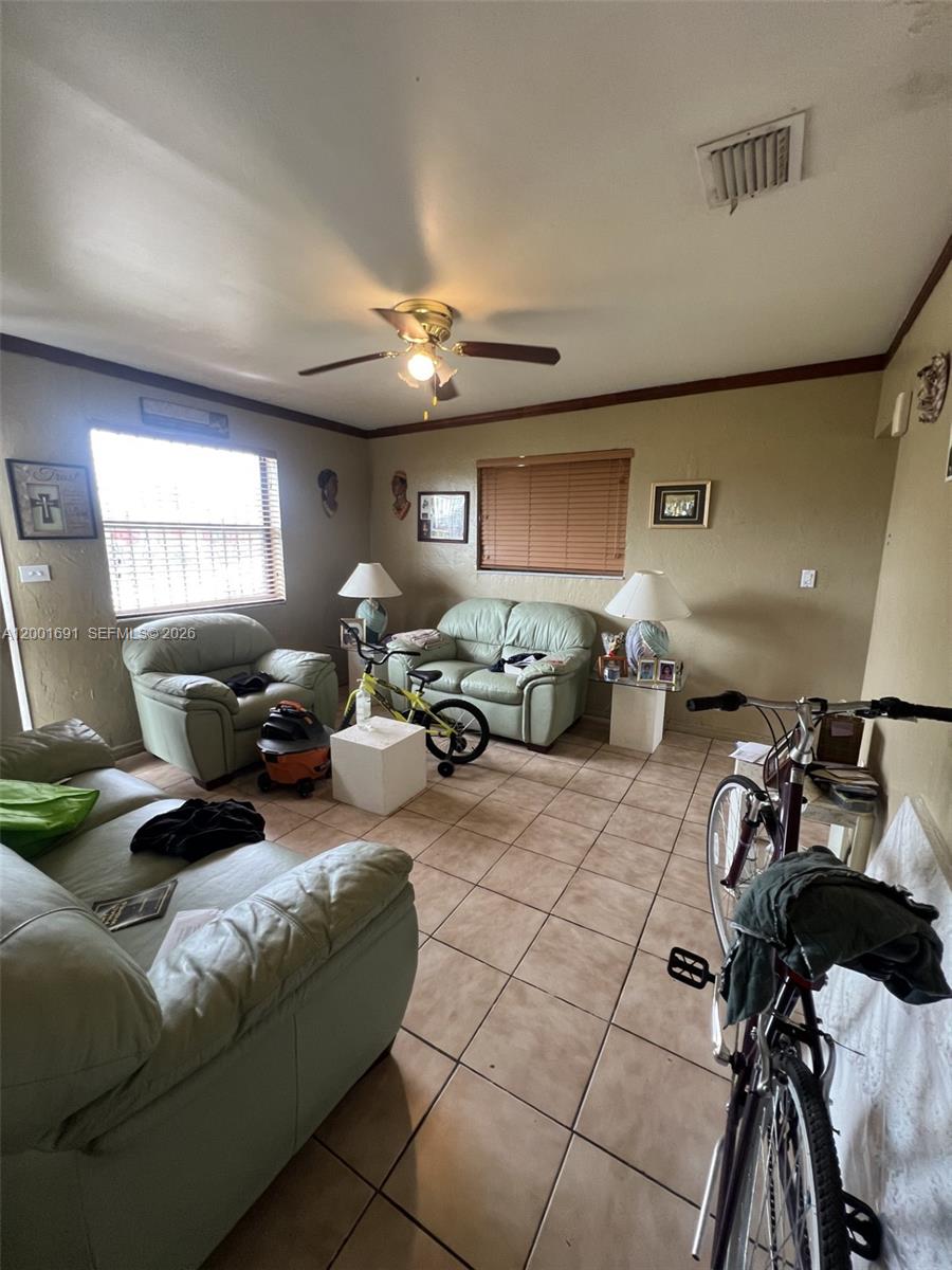 LINCOLN ESTS - Residential