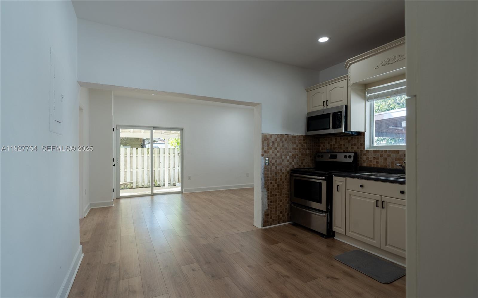 BRICKELL HAMMOCK UNIT NO - Residential Lease