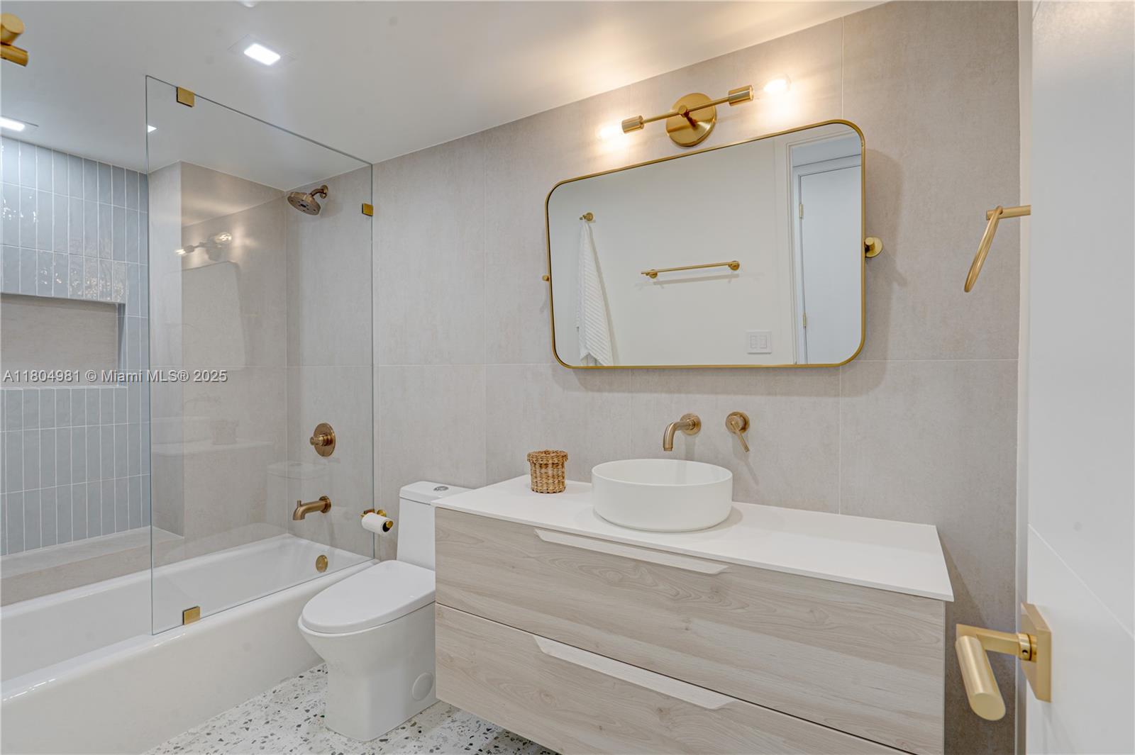 RENAISSANCE OF POMPANO BE - Residential Lease