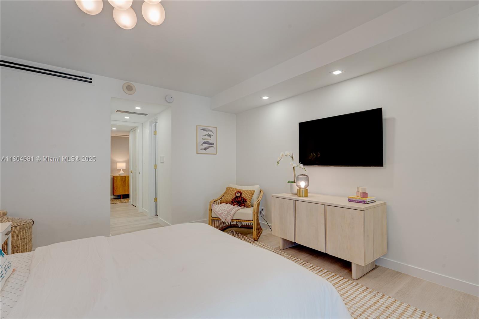 RENAISSANCE OF POMPANO BE - Residential Lease