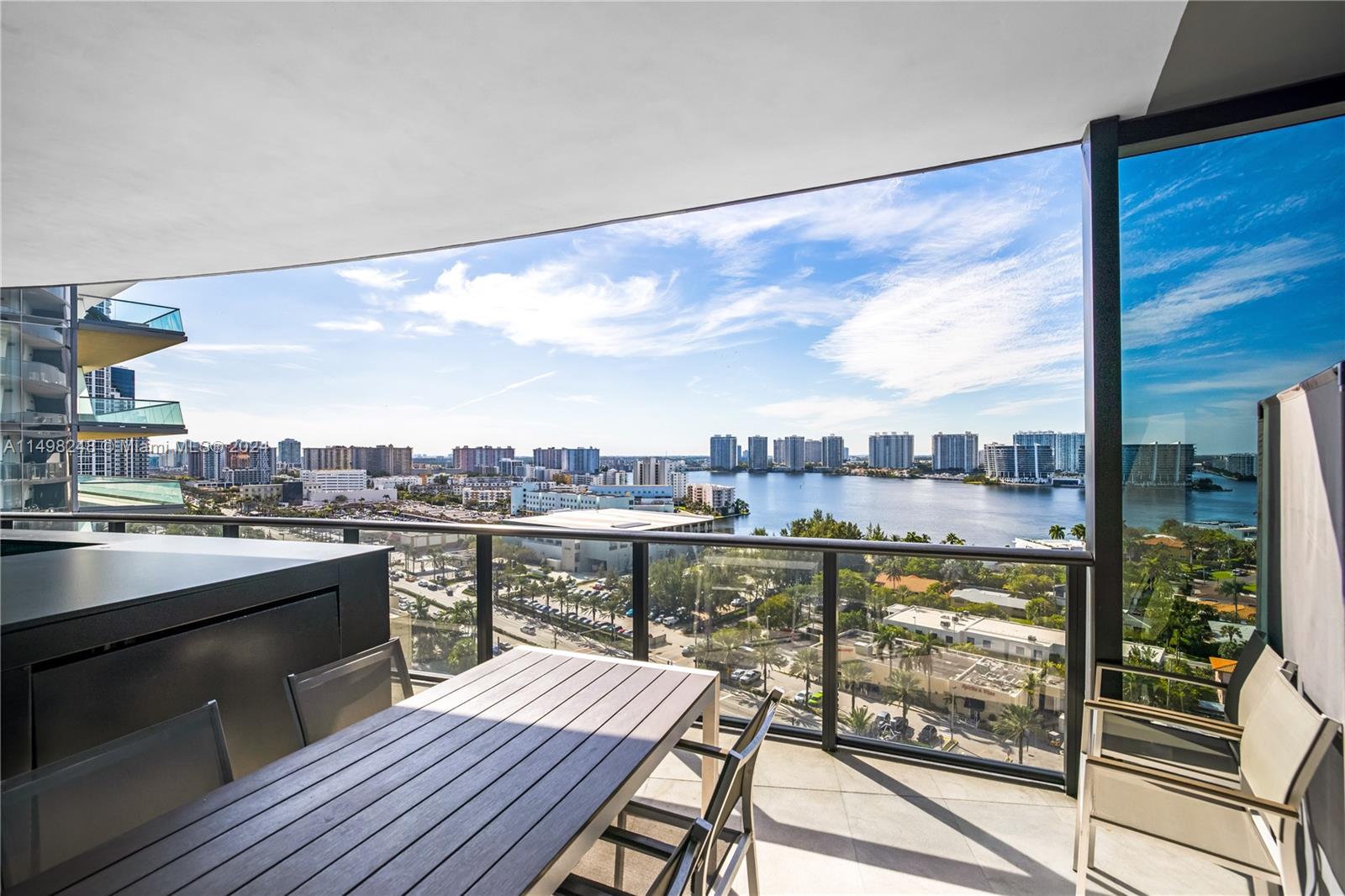 18555 COLLINS AVENUE COND - Residential
