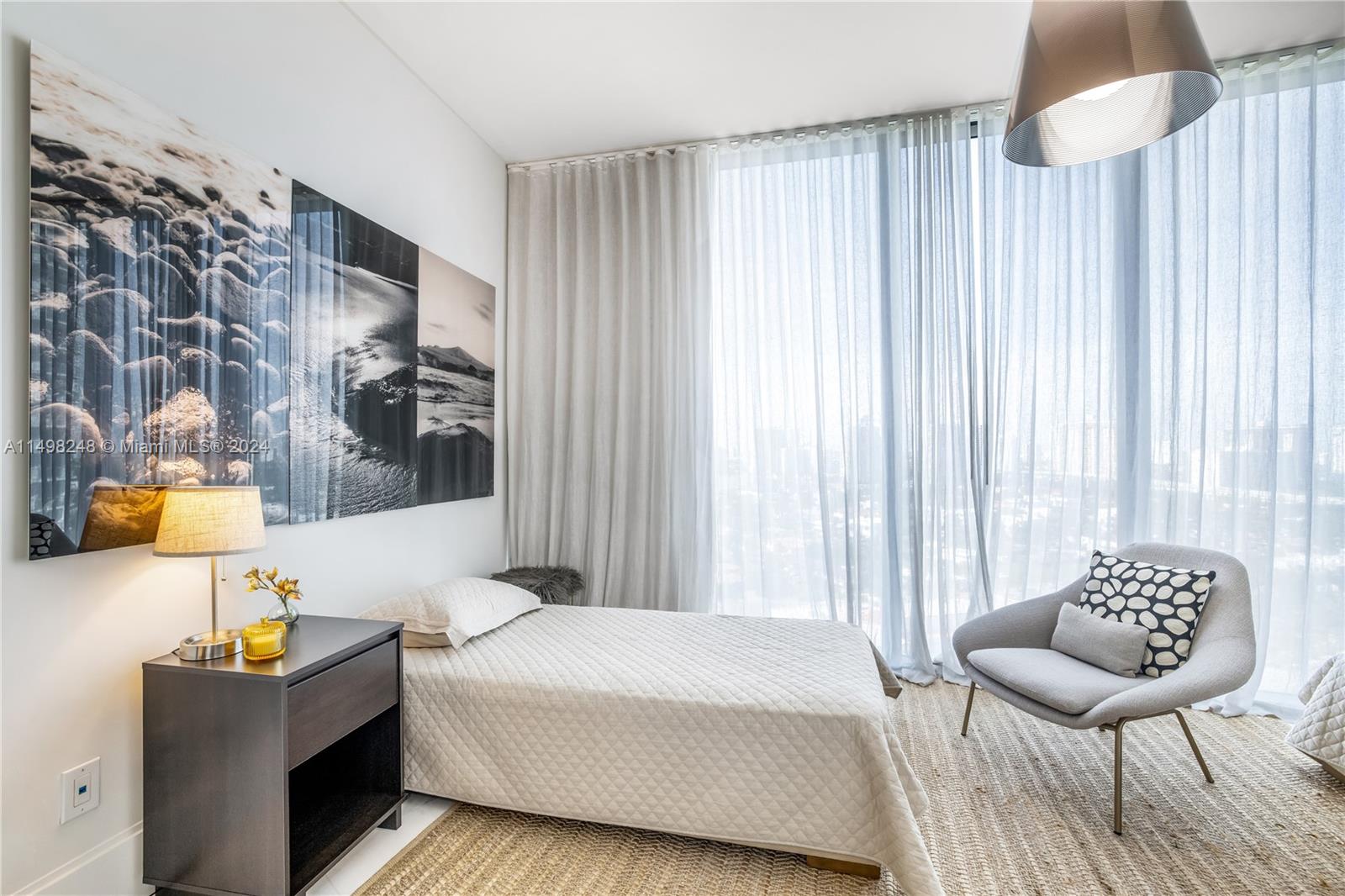 18555 COLLINS AVENUE COND - Residential