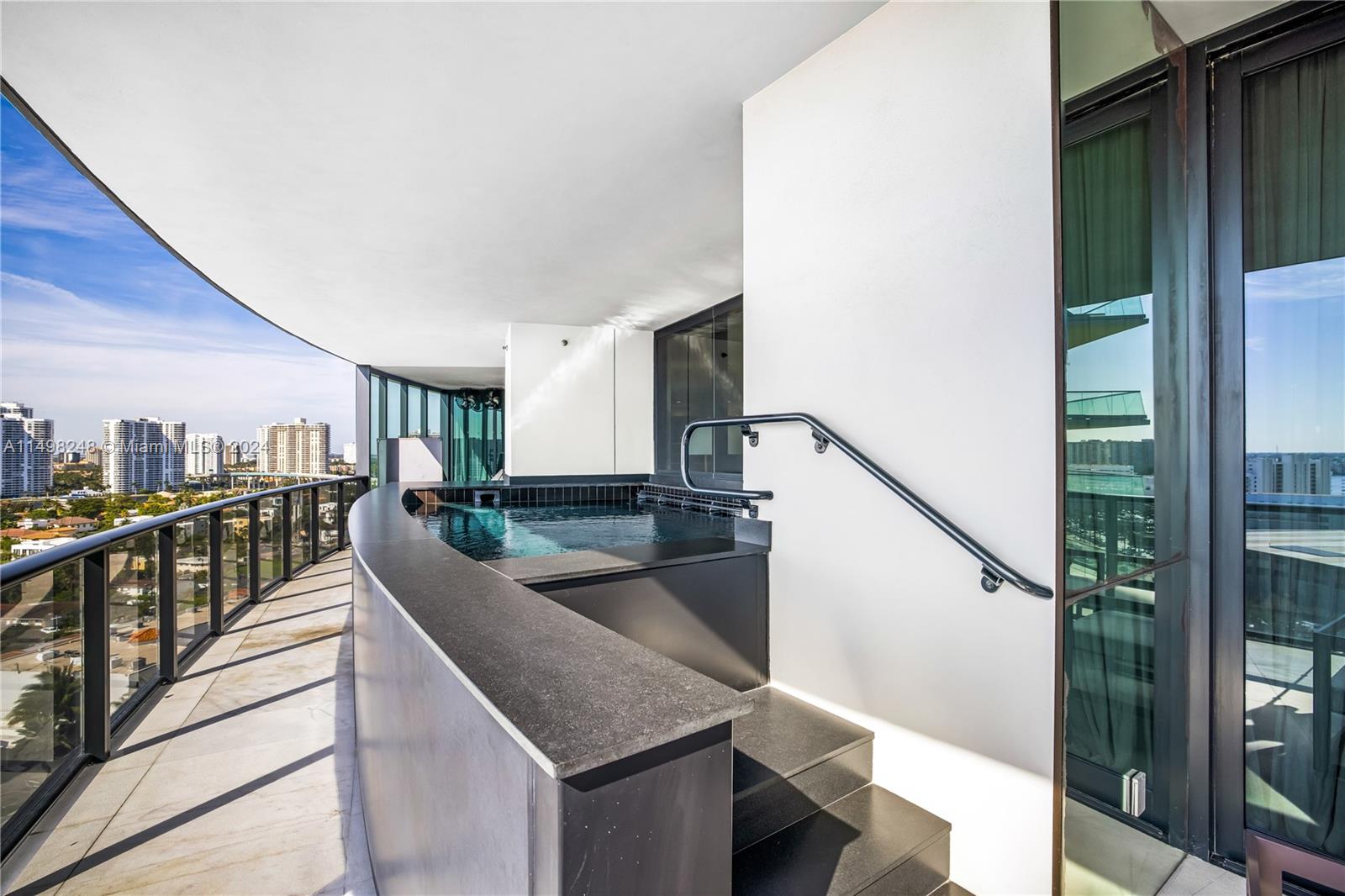 18555 COLLINS AVENUE COND - Residential
