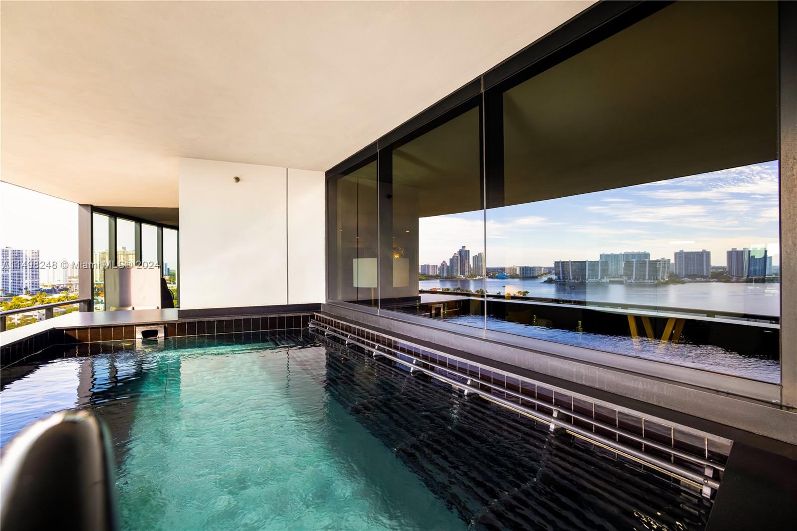 18555 COLLINS AVENUE COND - Residential
