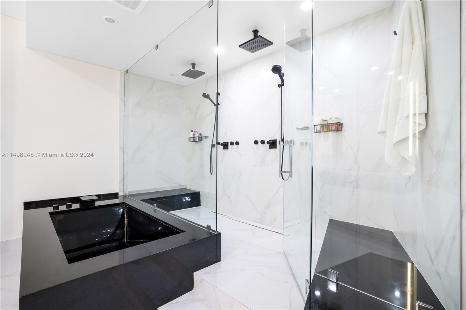 18555 COLLINS AVENUE COND - Residential
