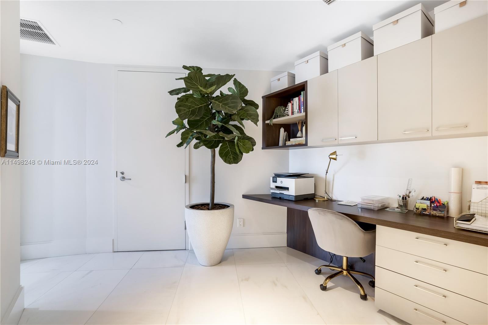 18555 COLLINS AVENUE COND - Residential