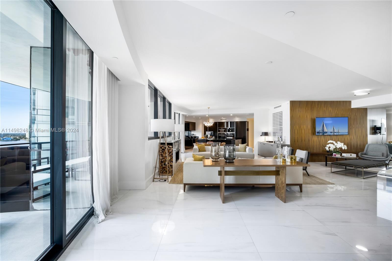 18555 COLLINS AVENUE COND - Residential