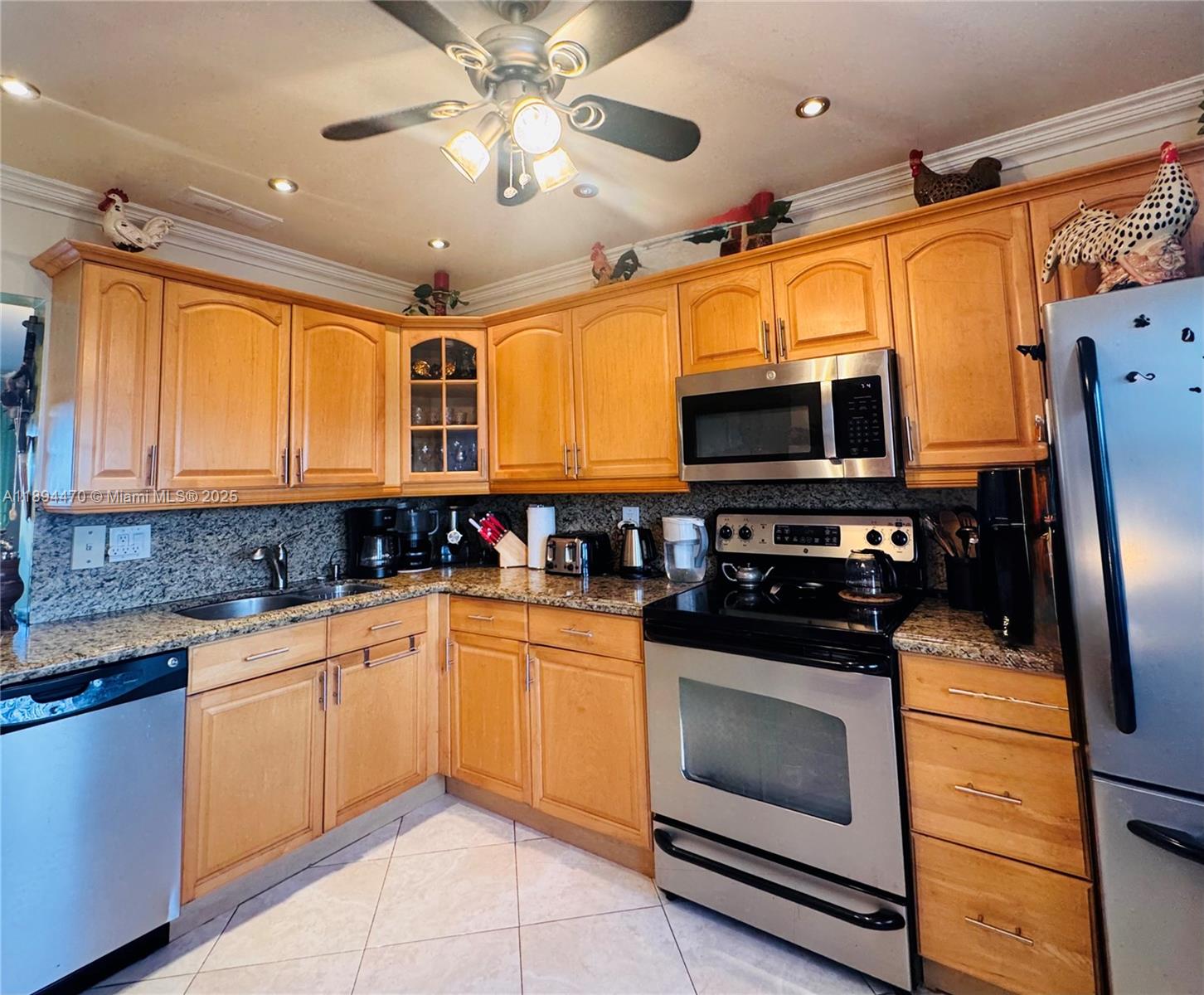 FAIRWAYS ROYALE CONDO - Residential Lease