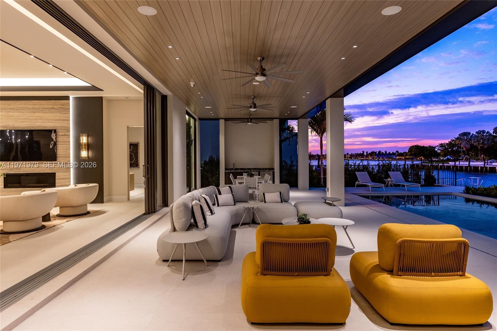 ISLA BAHIA - Residential