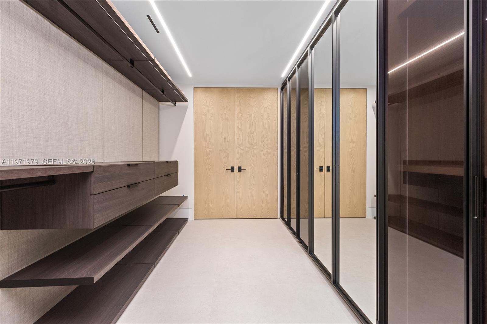 ISLA BAHIA - Residential