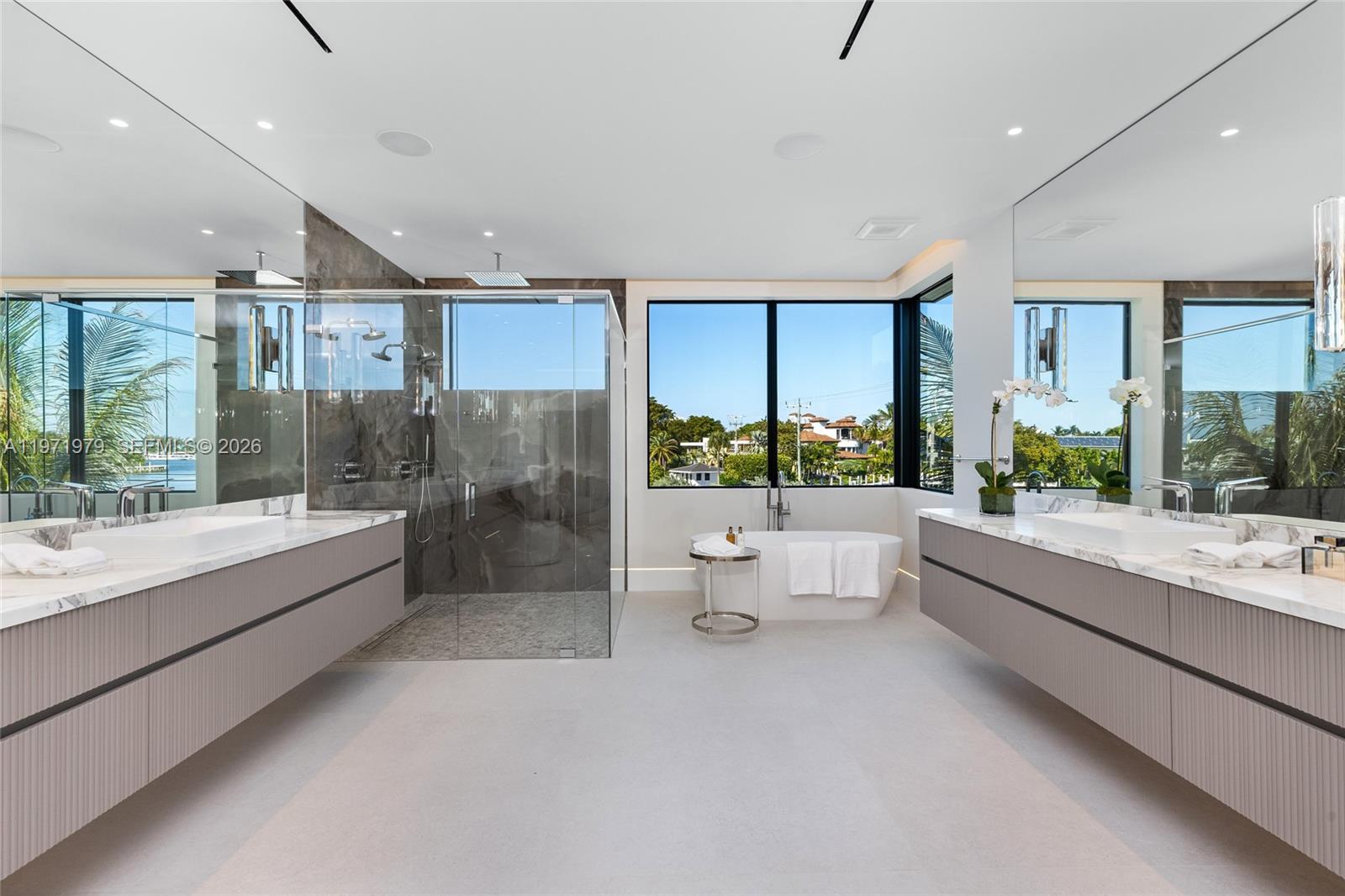 ISLA BAHIA - Residential