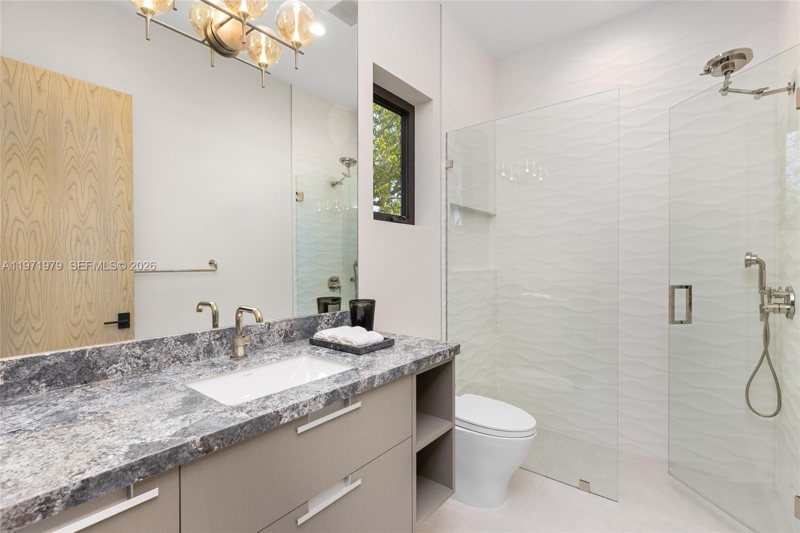 ISLA BAHIA - Residential