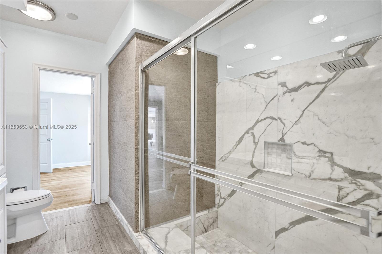 IMPERIAL POINT 2 SEC - Residential Lease