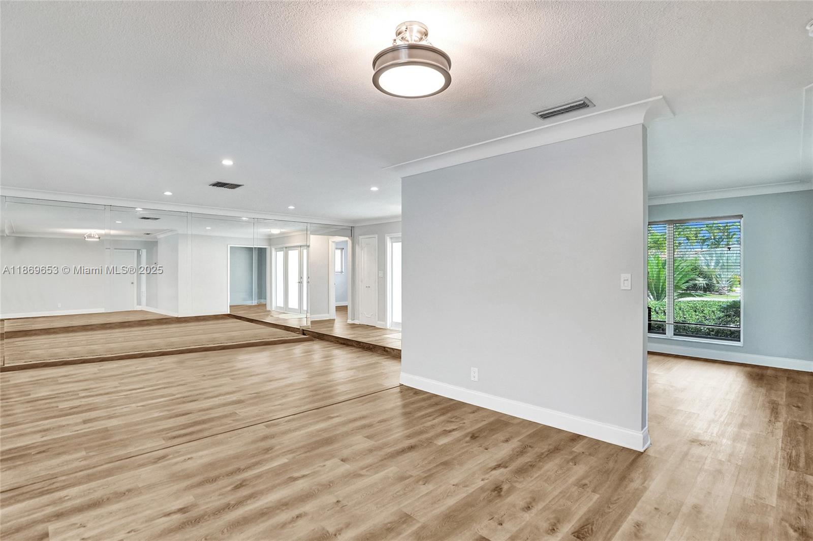 IMPERIAL POINT 2 SEC - Residential Lease