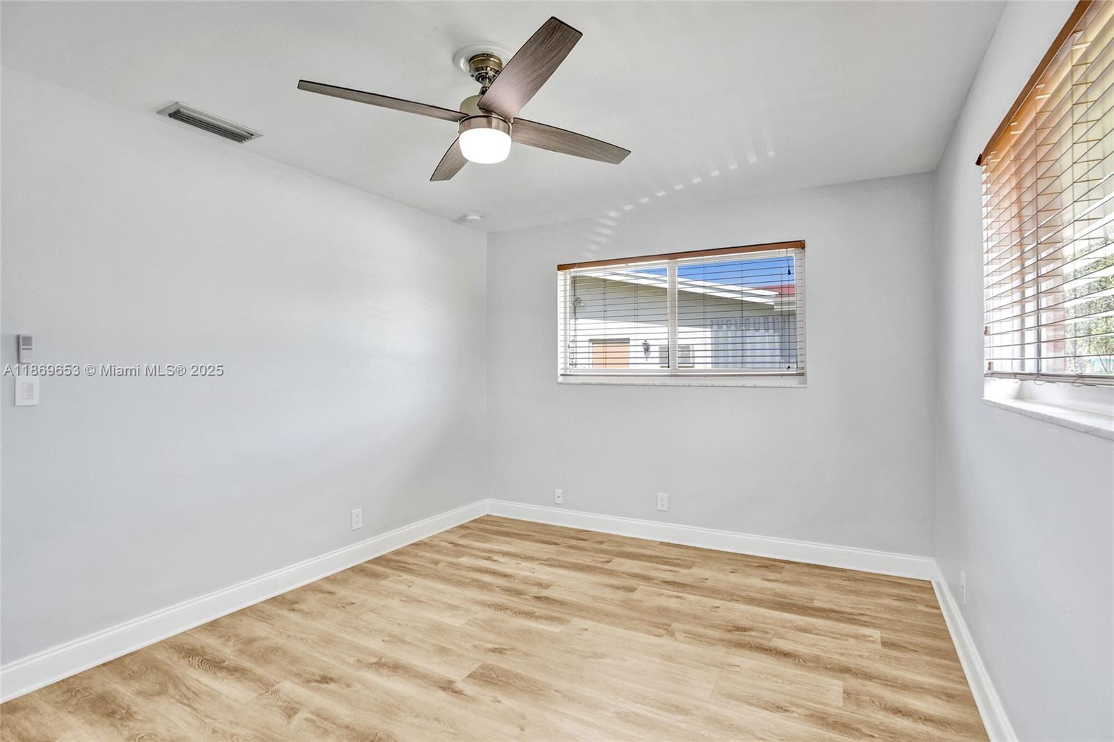 IMPERIAL POINT 2 SEC - Residential Lease