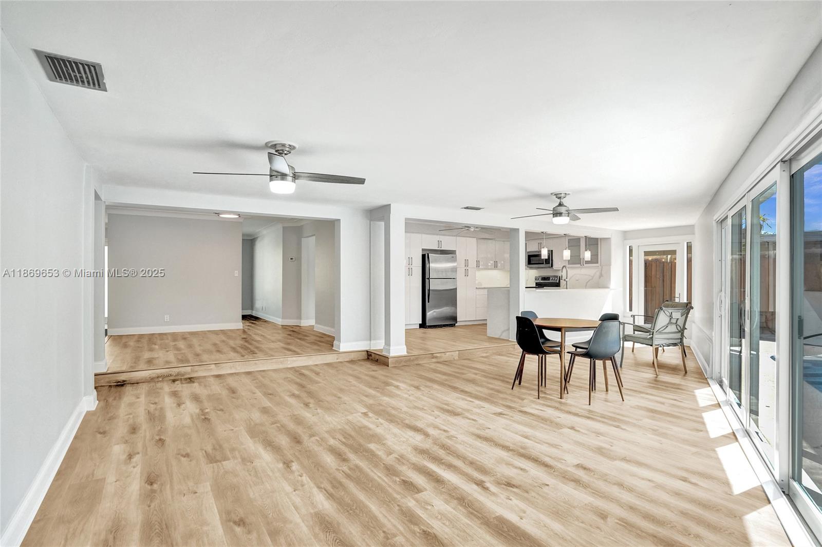 IMPERIAL POINT 2 SEC - Residential Lease