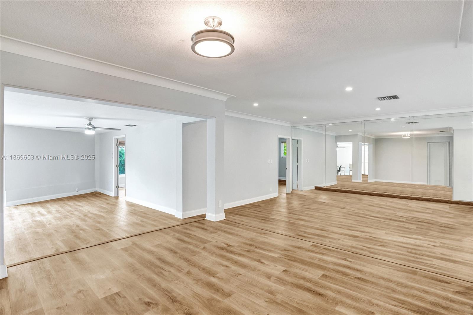 IMPERIAL POINT 2 SEC - Residential Lease