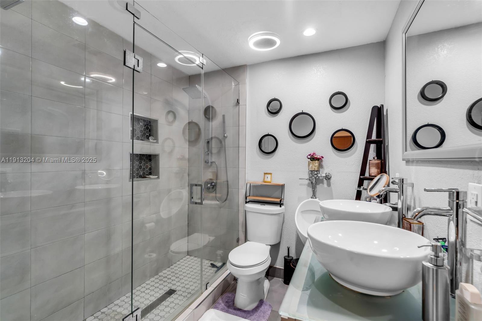 PARKERS SHORES - Residential