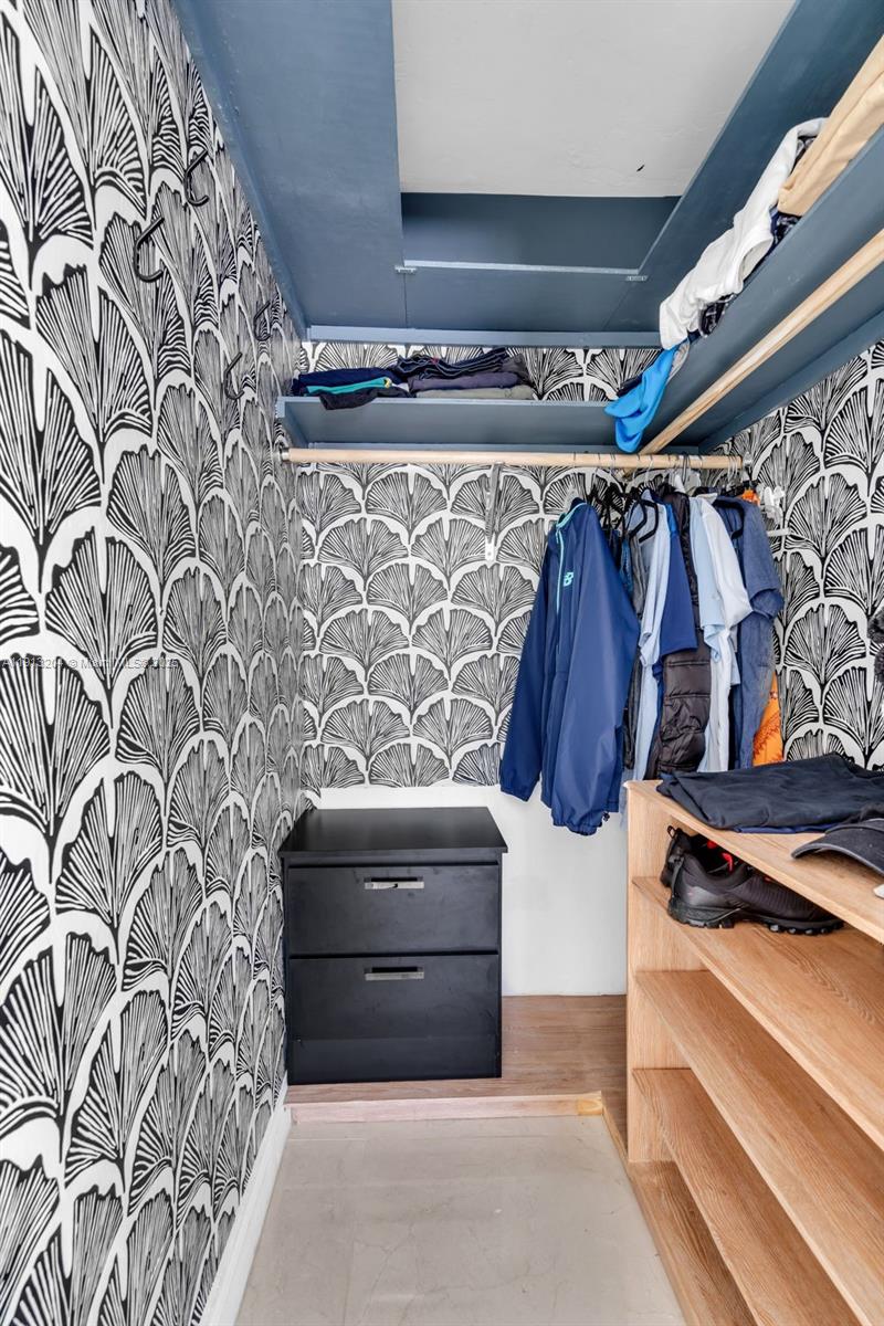 PARKERS SHORES - Residential