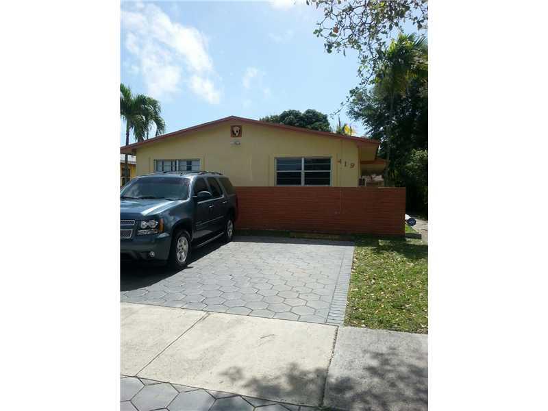 Great investment opportunity! Kitchen and bathroom in both units have been upgraded. New tiled floor. Each unit has it's own washer and dryer. **PLEASE PRESENT OFFERS SUBJECT TO SHOWING**