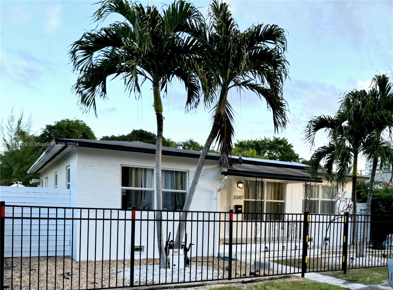 2247 Jackson St, Hollywood, Broward County, Florida - 3 Bedrooms  
2 Bathrooms - 