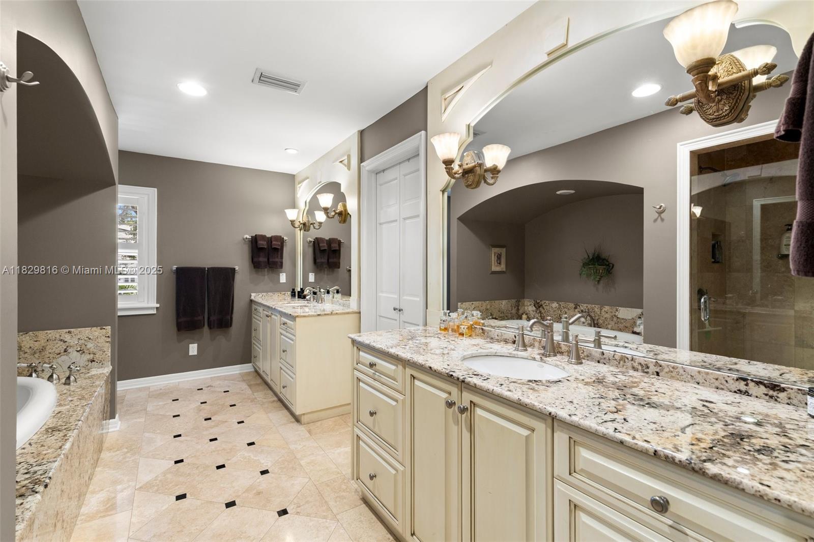 Villa Rosa Park - Residential