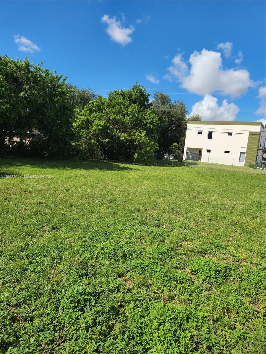 QUEENS PARK - Commercial Sale