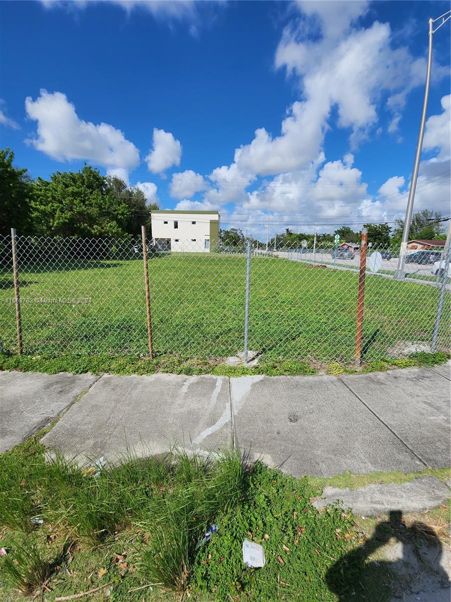 11110/20 NW 17th Ave