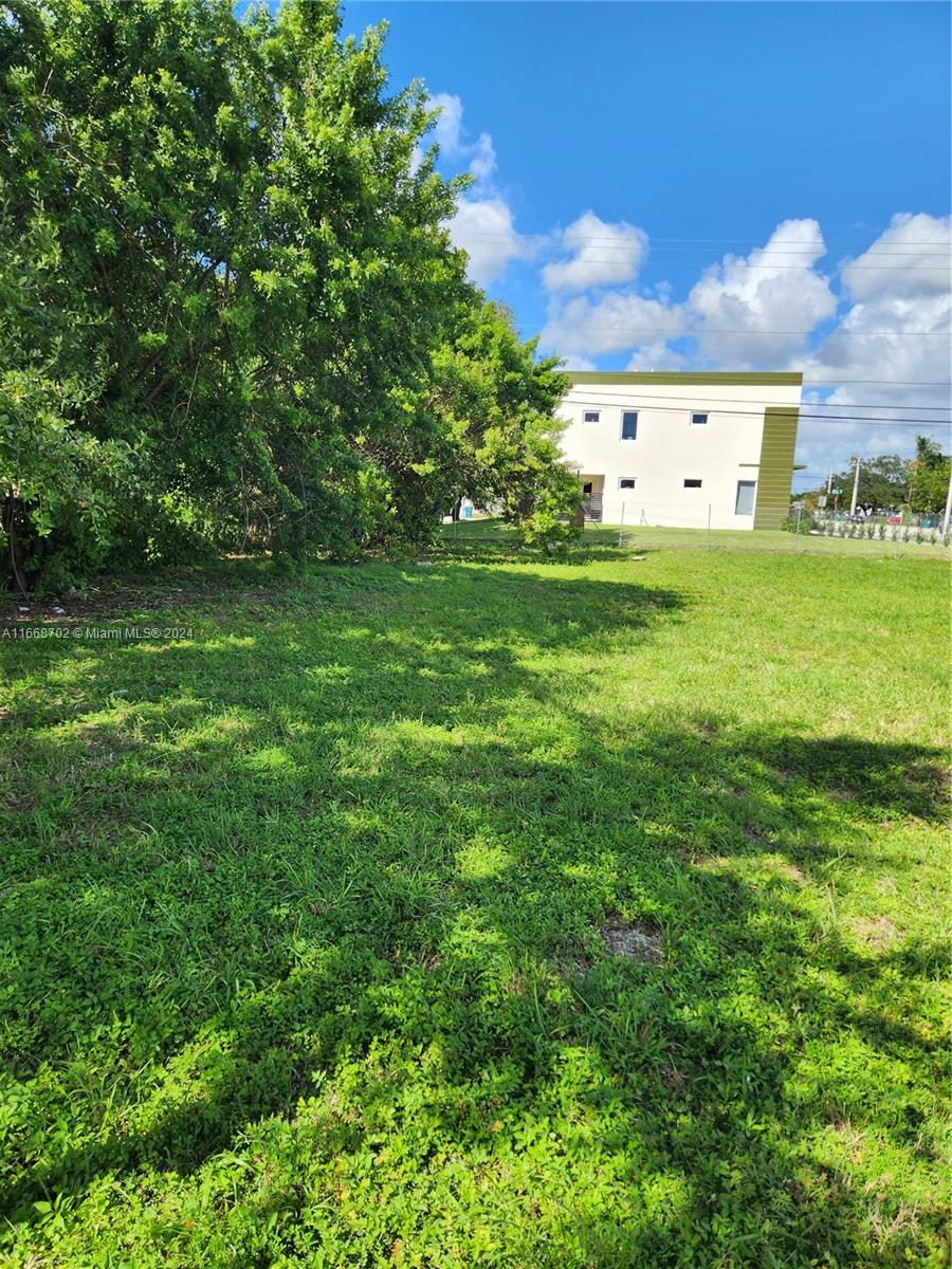 QUEENS PARK - Commercial Sale