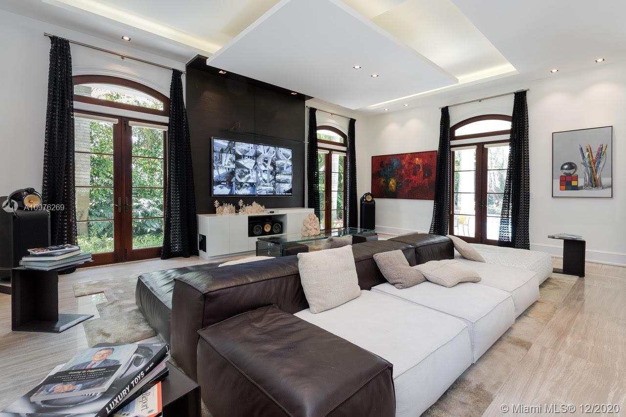 PALM VISTA - Residential