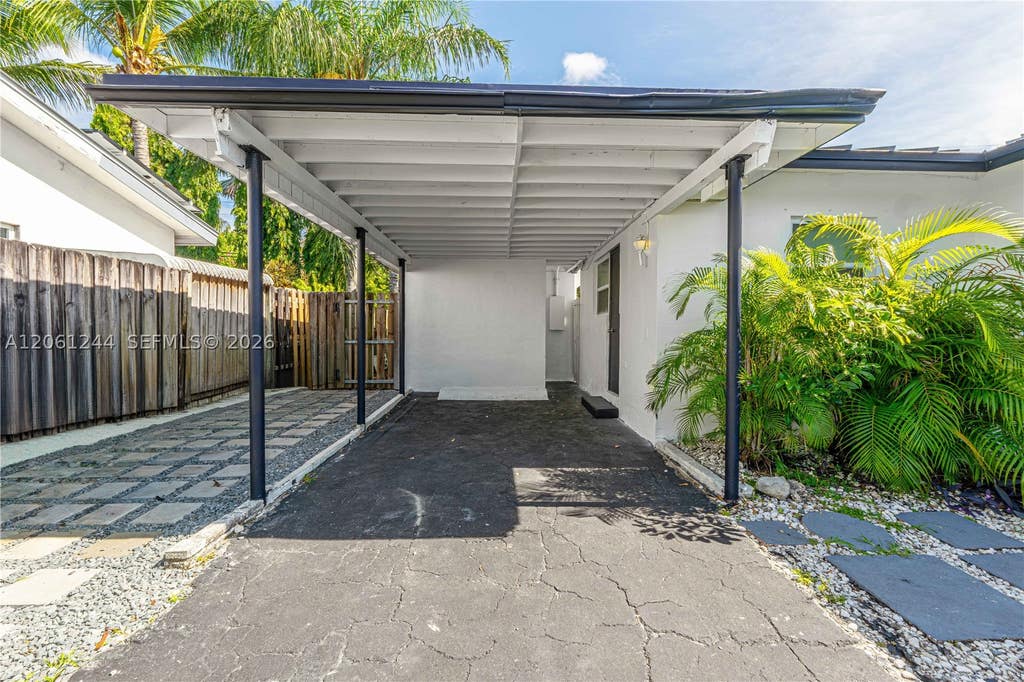 Photo of 731 NE 16th St, Fort Lauderdale, FL 33304 (MLS # A12061244)