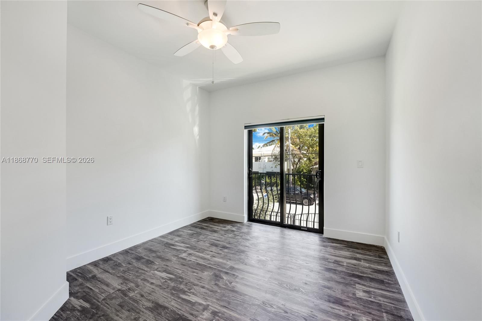 NEW YORK STREET CONDO - Residential