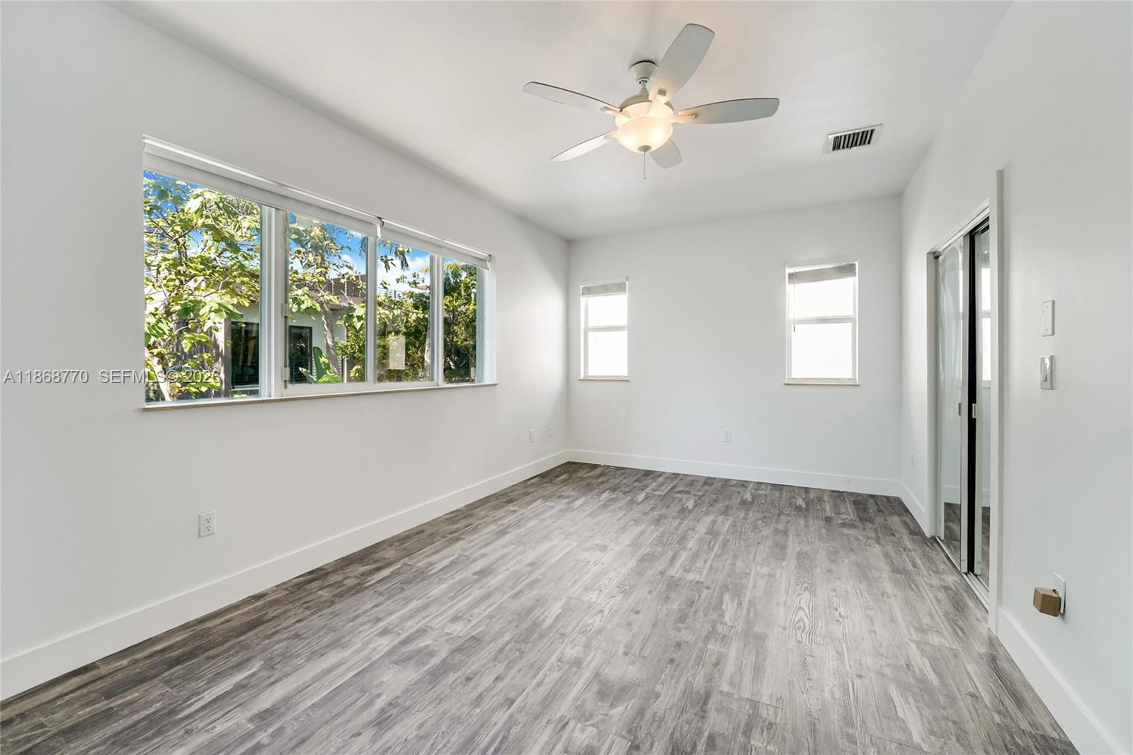 NEW YORK STREET CONDO - Residential