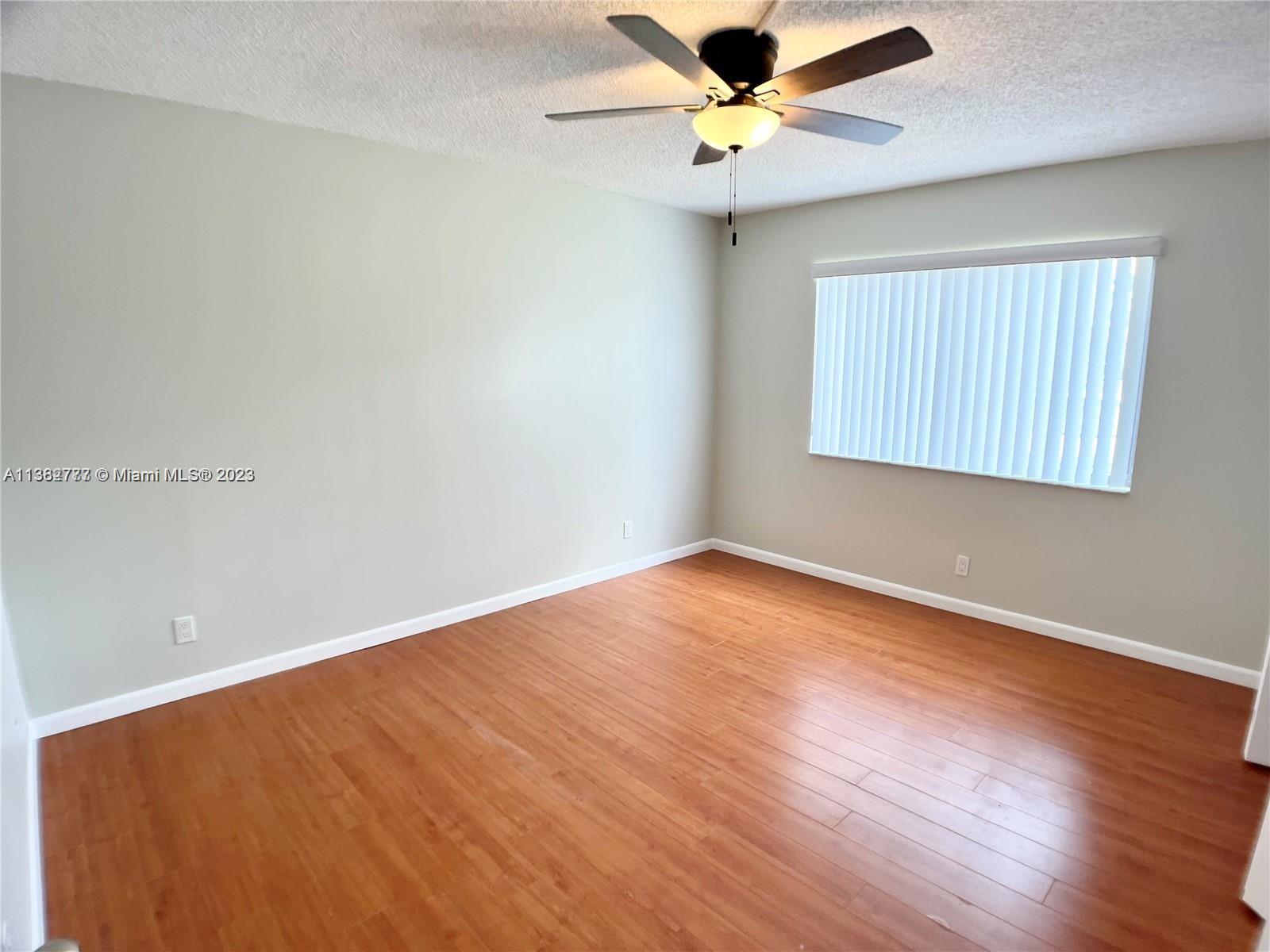 Photo 6 of 12 of 399 Lakeview Dr 101 condo