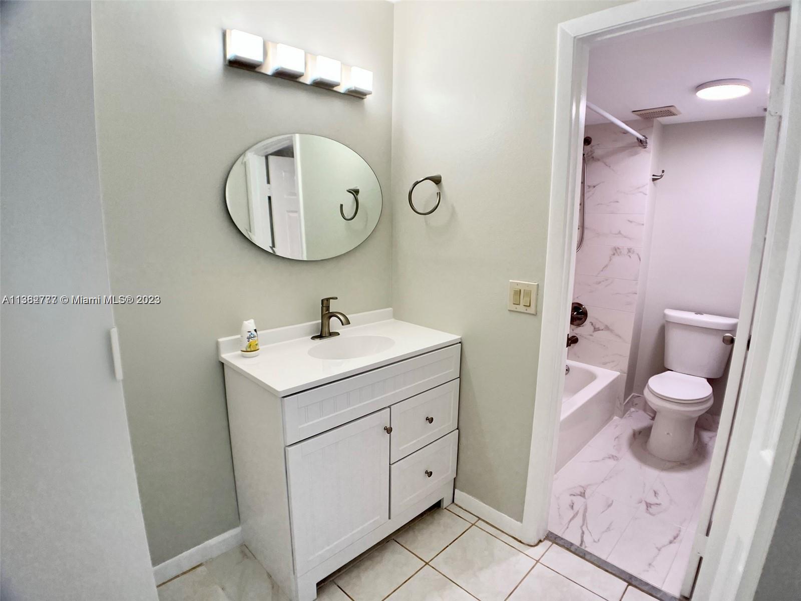 Photo 7 of 12 of 399 Lakeview Dr 101 condo