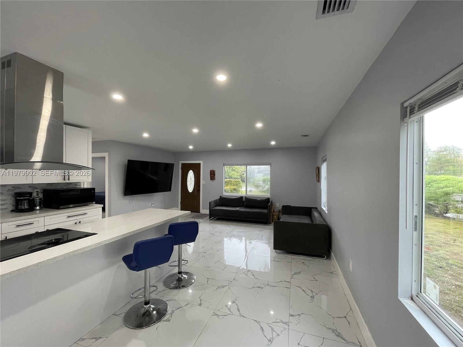 NORTH SHORE HEIGHTS - Residential