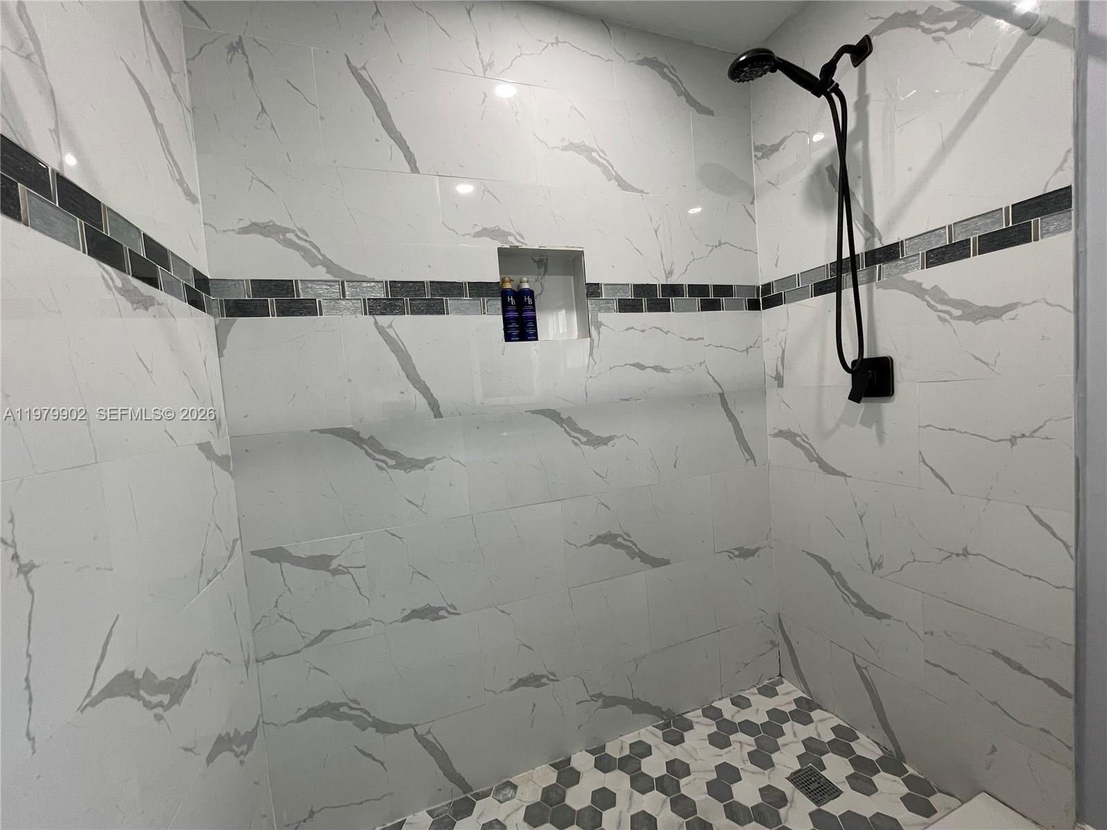 NORTH SHORE HEIGHTS - Residential